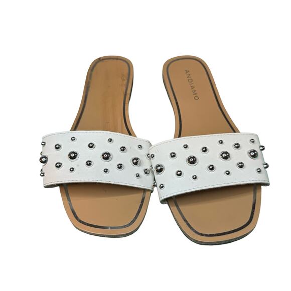Andiamo White Pearle Slide-On Sandals Size 7W - Picture 2 of 5